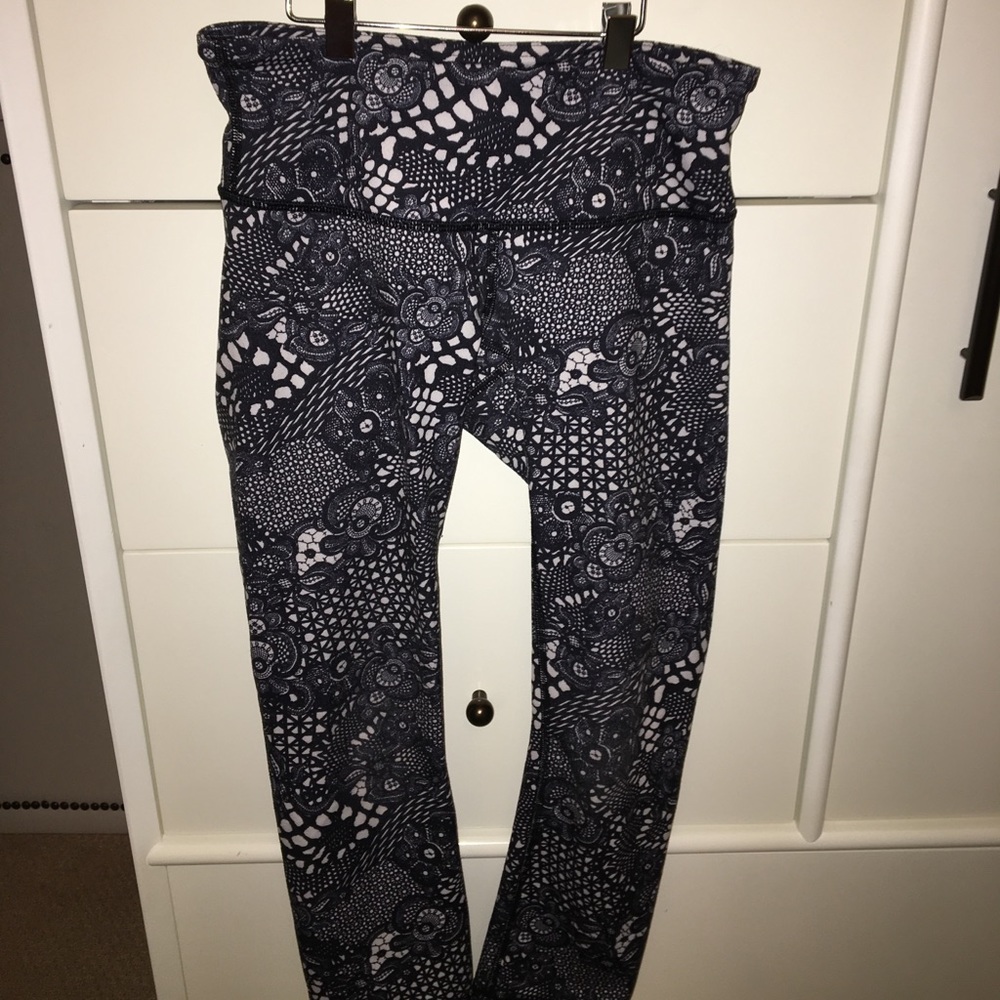 Lululemon Cropped Designed Leggings